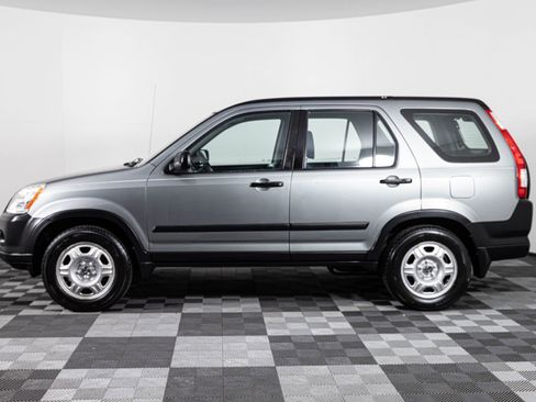 Used 2005 Honda CR-V LX image 3