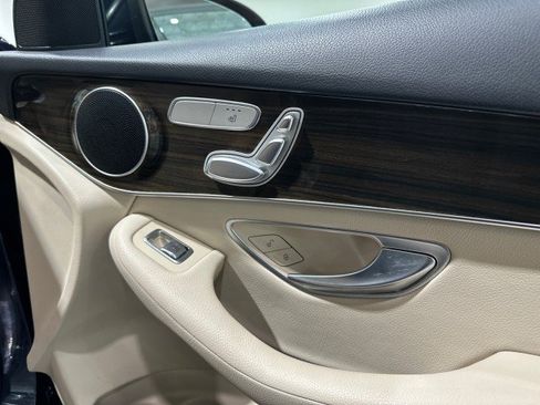 Used 2021 Mercedes-Benz GLC 300 w/ Premium Package image 46