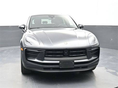 Used 2023 Porsche Macan image 25