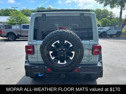 Used 2024 Jeep Wrangler Unlimited Rubicon 4xe w/ Convenience Group AWD/4WD image 5