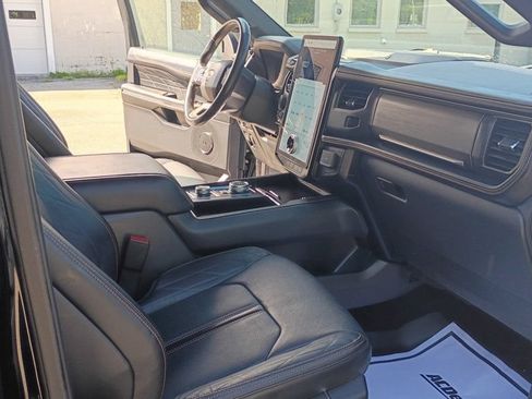 Used 2023 Ford Expedition Platinum AWD/4WD image 12