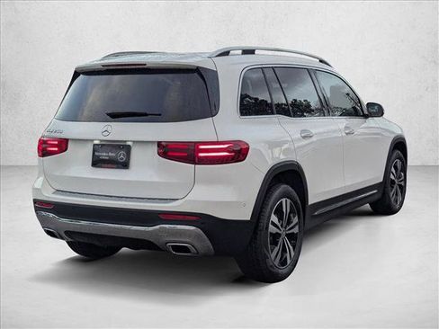 New 2026 Mercedes-Benz GLB 250 image 2