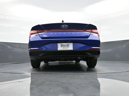 Certified 2023 Hyundai Elantra SE w/ Cargo Package image 30