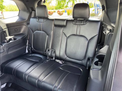 Used 2025 Honda Pilot TrailSport image 28