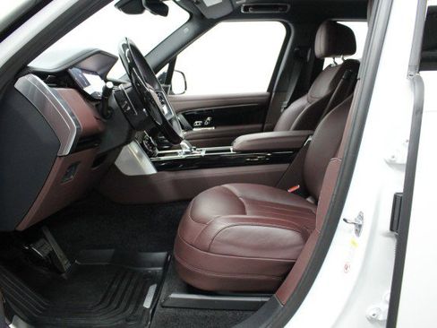 Used 2023 Land Rover Range Rover SE image 7