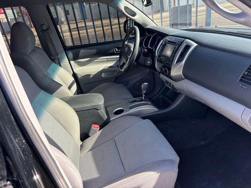 Used 2013 Toyota Tacoma PreRunner image 14