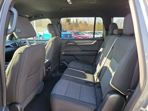 Used 2025 GMC Acadia Elevation image 12