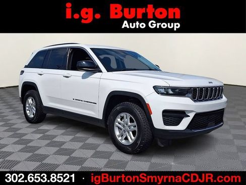Used 2023 Jeep Grand Cherokee Laredo w/ Luxury Tech Group I AWD/4WD image 1