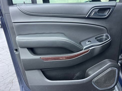 Used 2017 GMC Yukon XL SLT w/ Open Road Package image 12