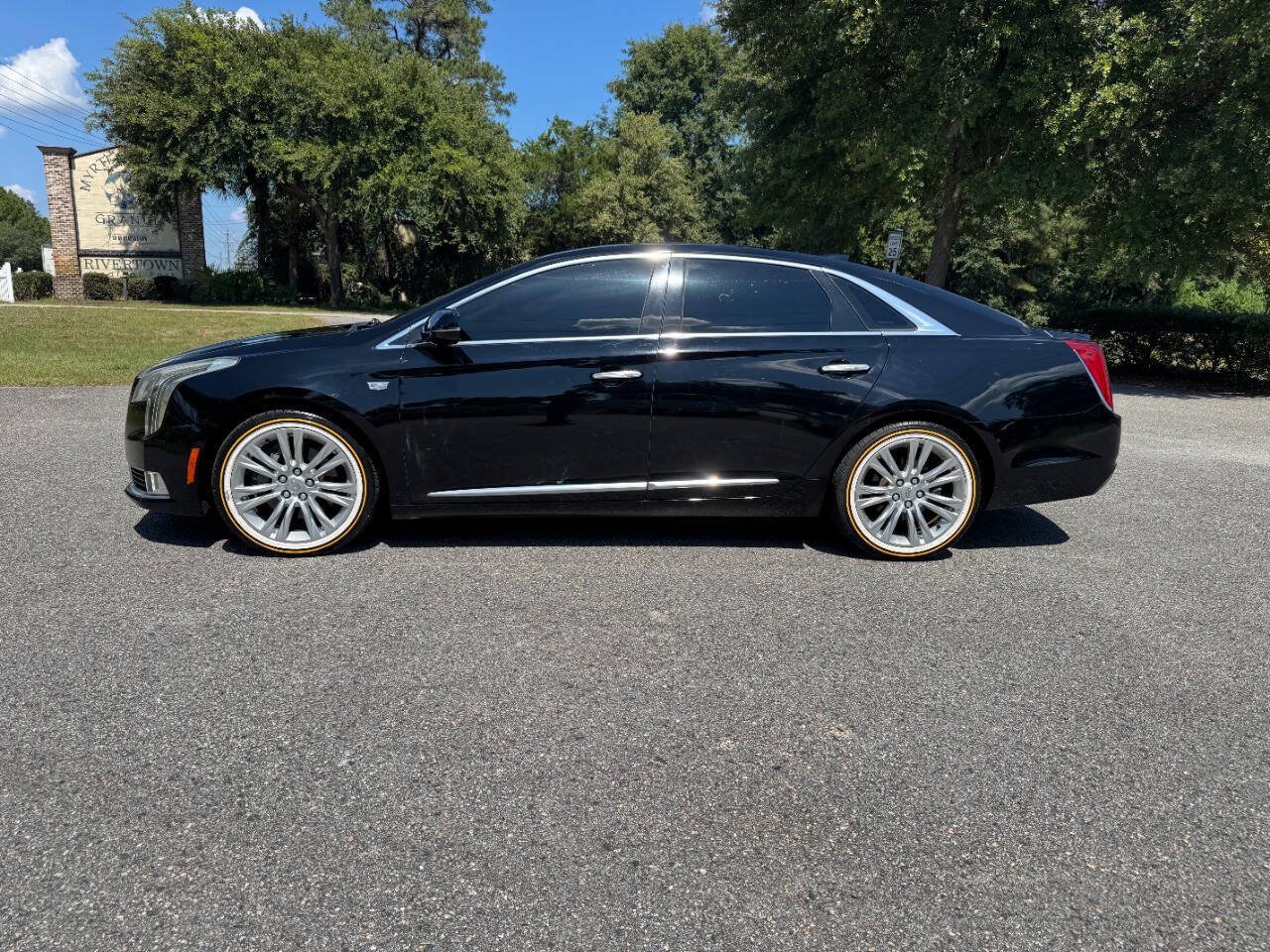 Used 2019 Cadillac XTS Luxury FWD image 3