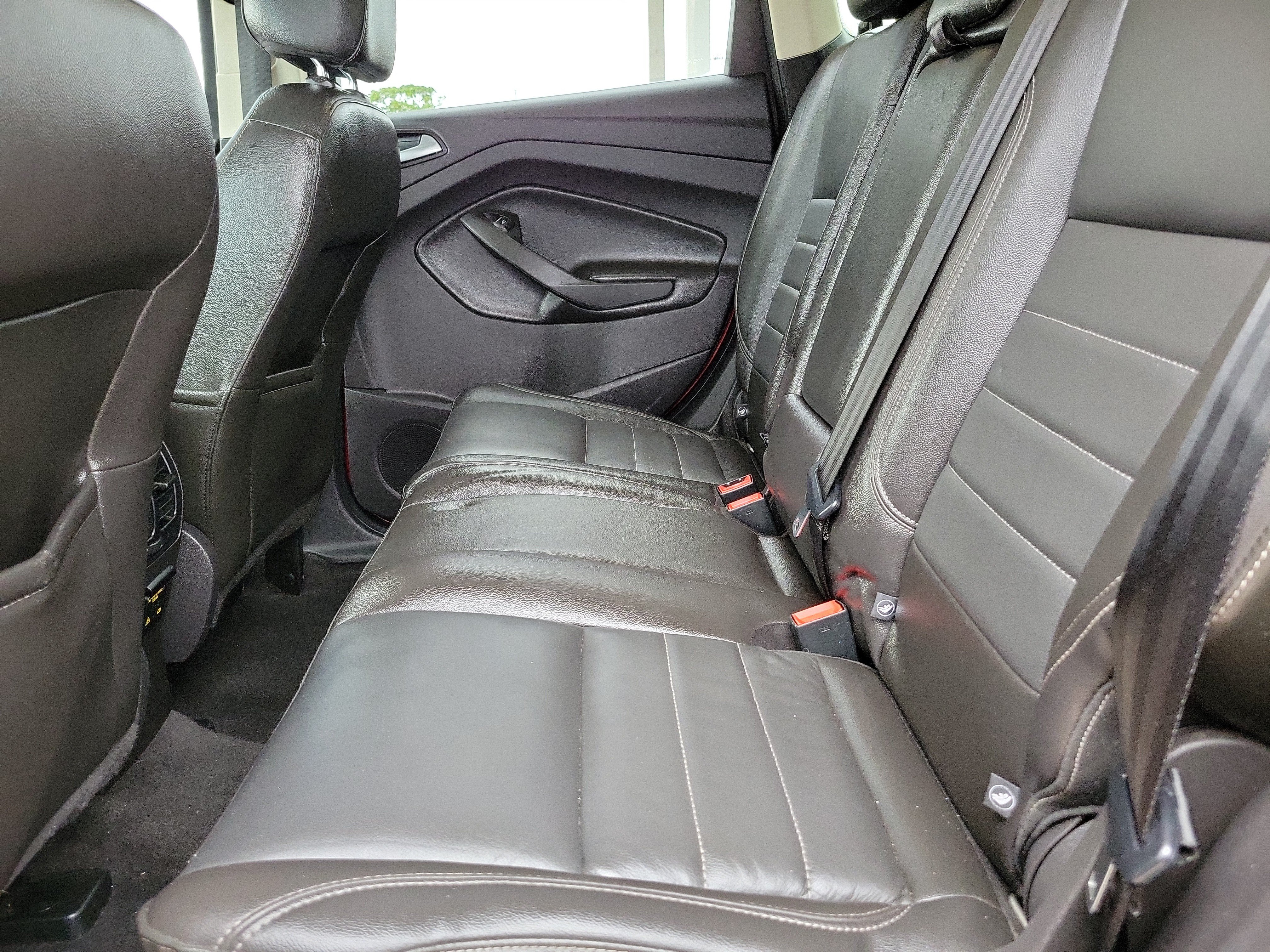 Used 2015 Ford Escape Titanium w/ Equipment Group 301A AWD/4WD image 9