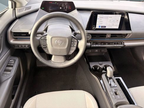 Used 2024 Toyota Prius XLE image 21