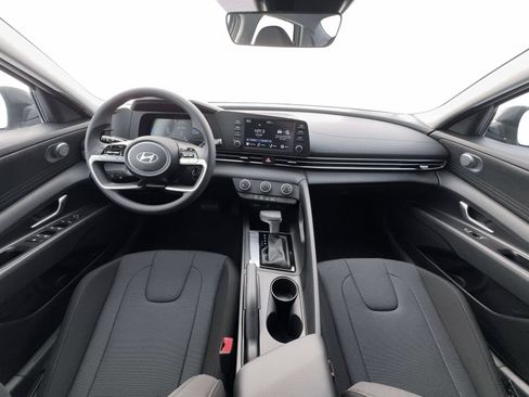 New 2026 Hyundai Elantra SE FWD image 13