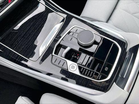 New 2026 BMW X5 sDrive40i w/ M Sport Package image 8