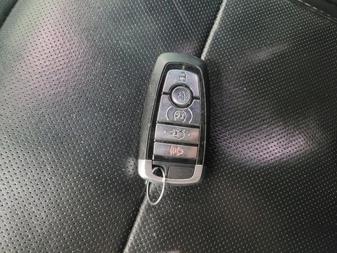 Used 2018 Ford Explorer Platinum image 32