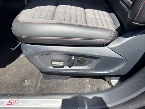 Used 2025 Ford Explorer ST-Line w/ Premium Package AWD/4WD image 36