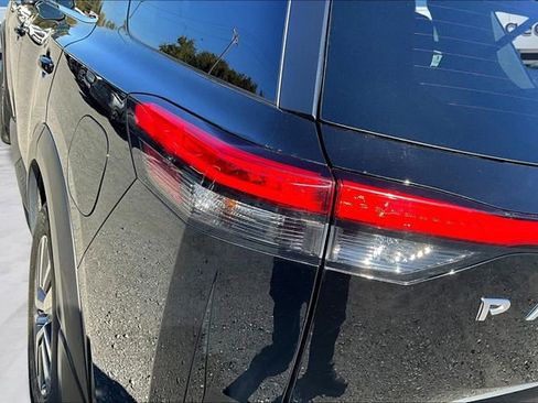 Used 2023 Nissan Pathfinder SL image 20