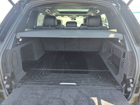 New 2025 Land Rover Range Rover SE image 17