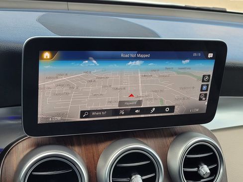 Used 2022 Mercedes-Benz GLC 300 w/ Multimedia Package Lite image 18