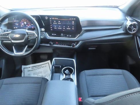 Used 2025 Chevrolet Equinox LT image 26