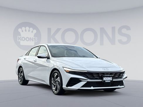 Certified 2025 Hyundai Elantra Limited image 10