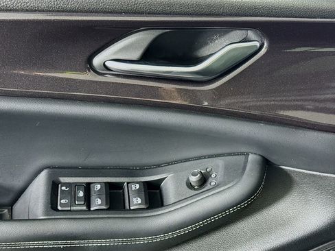 Used 2023 Jeep Grand Cherokee Laredo w/ Luxury Tech Group I image 24