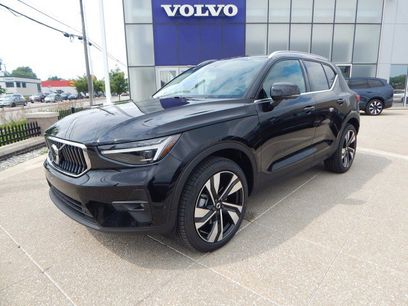 New 2025 Volvo XC40 B5 Ultra w/ Climate Package