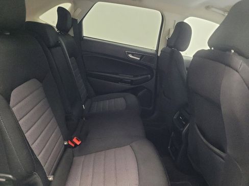 Used 2020 Ford Edge SE image 19