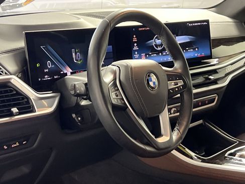 Used 2024 BMW X5 xDrive40i AWD/4WD image 16