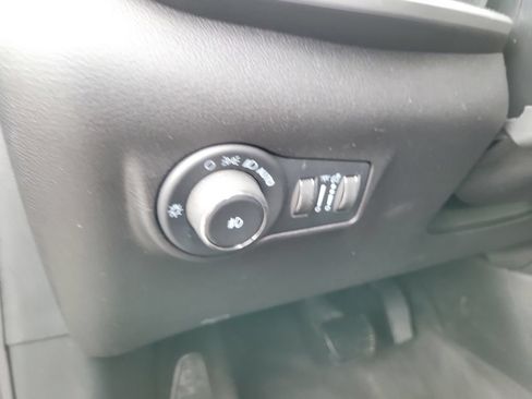Used 2024 Jeep Compass Latitude AWD/4WD image 23
