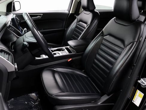 Used 2023 Ford Edge SEL image 9