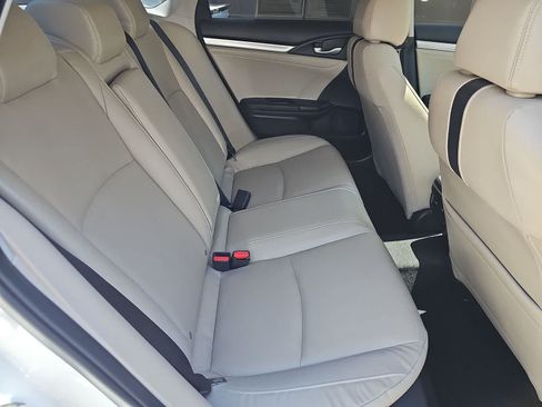 Used 2018 Honda Civic Touring image 16