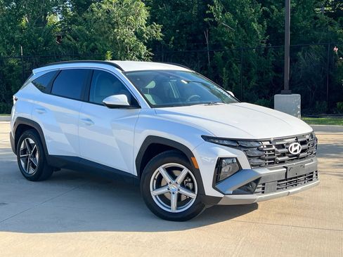 Used 2025 Hyundai Tucson SEL FWD image 1