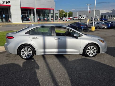 Used 2024 Toyota Corolla LE FWD image 13
