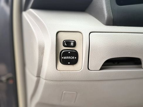 Used 2009 Toyota Camry LE image 23