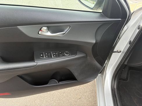 Used 2021 Kia Forte LXS FWD image 30