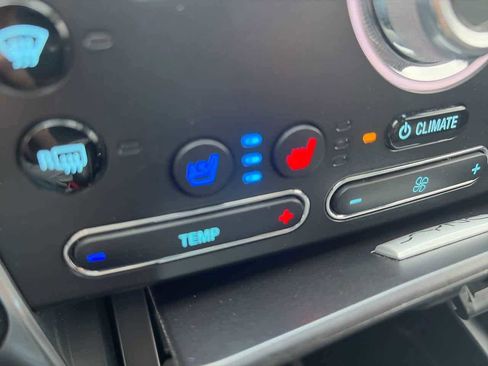 Used 2018 Ford Explorer Limited FWD image 25