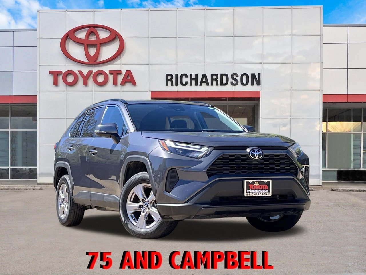 Used 2025 Toyota RAV4 XLE AWD/4WD image 1