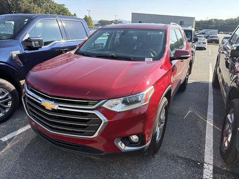 Used 2019 Chevrolet Traverse LT FWD image 11