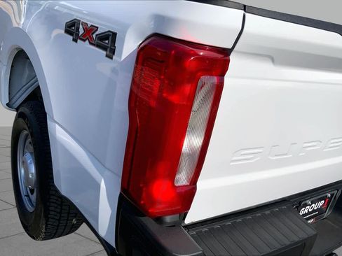 Used 2025 Ford F250 XL AWD/4WD image 29