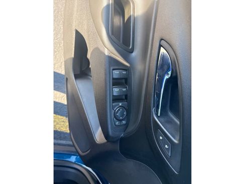 Used 2021 Chevrolet Equinox LT FWD image 31