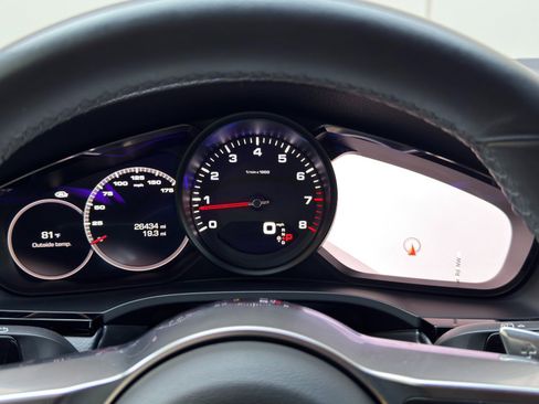 Used 2020 Porsche Cayenne image 18