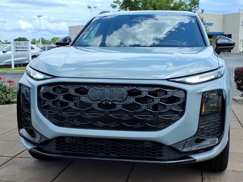 New 2026 Audi Q3 quattro 2.0T AWD/4WD image 2