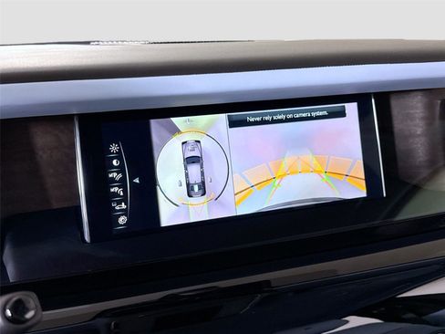 Used 2024 Rolls-Royce Phantom Sedan image 22