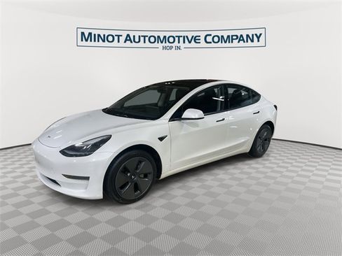 Used 2023 Tesla Model 3 Standard Range image 4