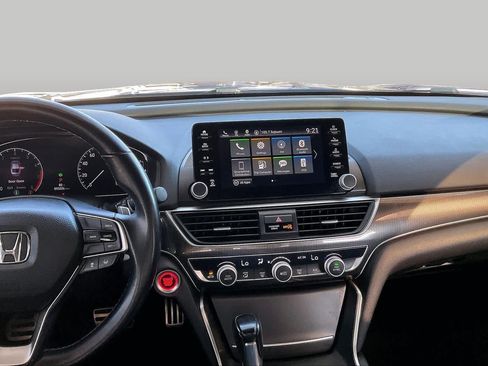 Used 2018 Honda Accord Sport image 7