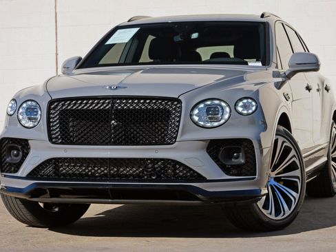 Used 2022 Bentley Bentayga AWD/4WD image 2