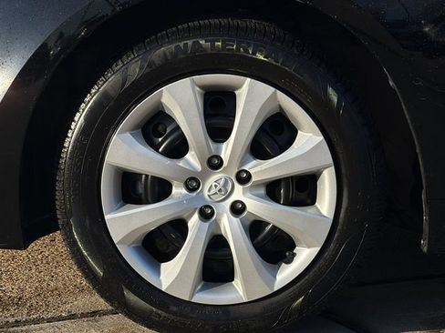 Used 2024 Toyota Corolla LE FWD image 29