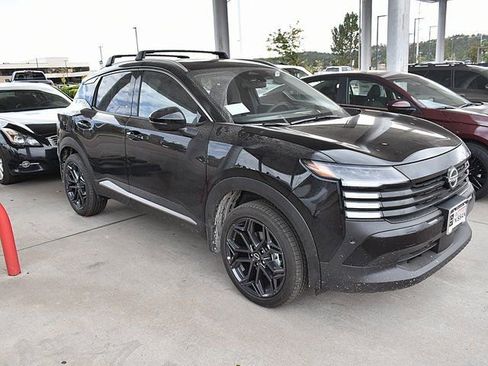 New 2026 Nissan Kicks SR w/ SR Premium Package image 13