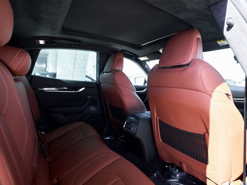 Used 2022 Maserati Levante Modena image 24